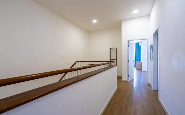 Cheerful 3-bedroom townhouse for 9 pax Kajang