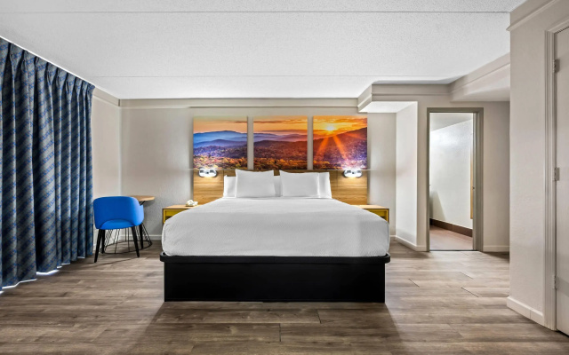 Days Inn By Wyndham Birmingham/West