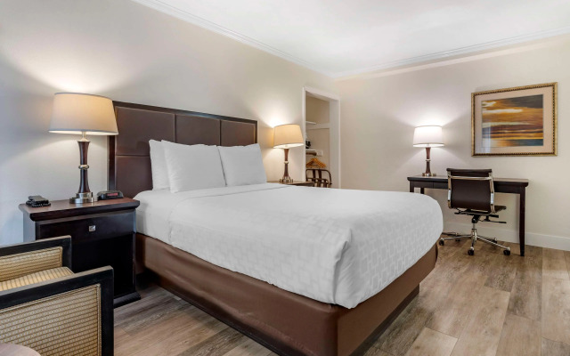 Best Western Carmel's Town House Lodge