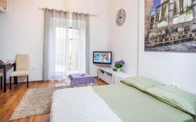 Apartment Dora