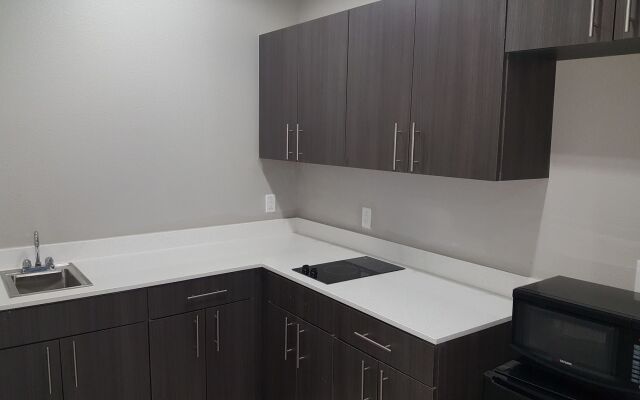 Haven Inn & Suites Willowbrook