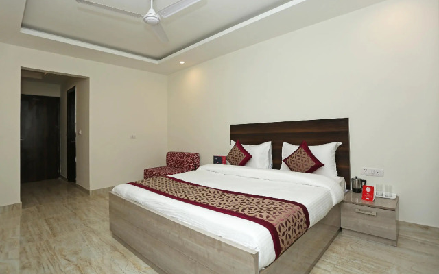 OYO 11340 Hotel Lakshmi Palace
