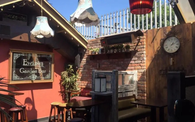 Ewings Bar & Self-Catering Accommodation