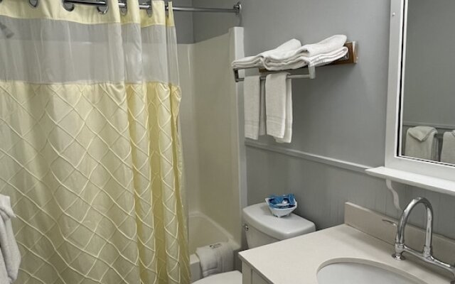 Travelodge By Wyndham Lincoln Near White Mountain