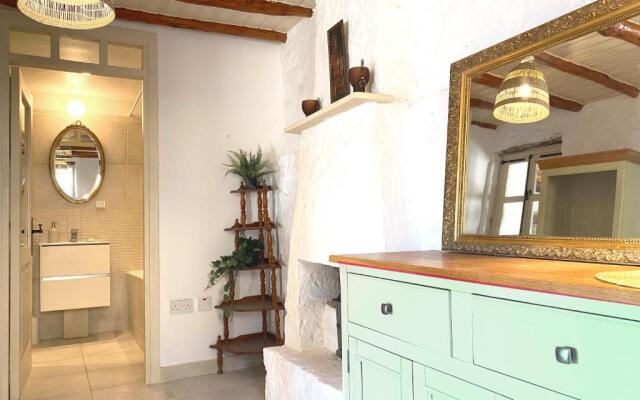 Boutique Traditional Spa Vila newly renovated 2023!