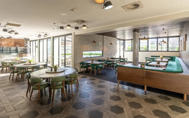 Mill Hotel Milperra Panania