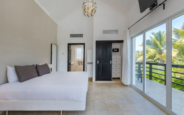 Lake View Villa