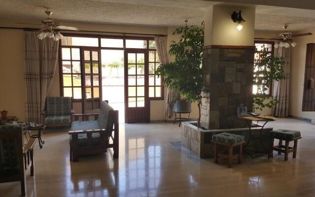 Moustakis Hotel