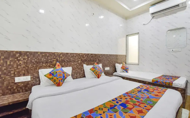 Fabhotel Maa Gayatri Sadan