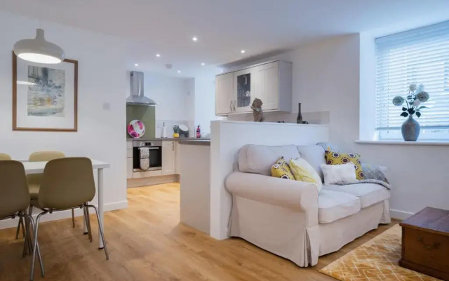 Stepping Stone Apartment