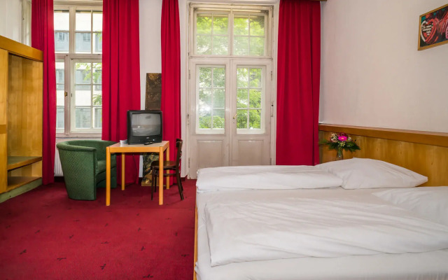 Smart Stay Hotel Station