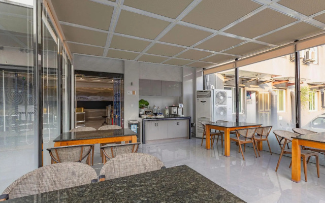 Grunion Business Hotel