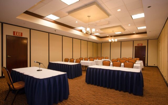 Quality Inn & Suites Downtown Mansfield