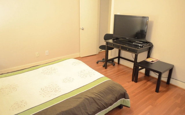 Modern B & B
