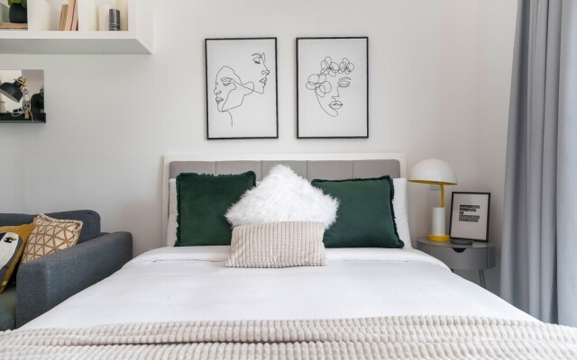 HiGuests - Bella Rose