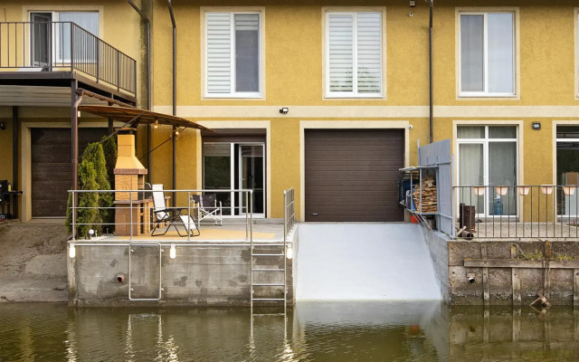 Таунхаус-Эллинг Светлый