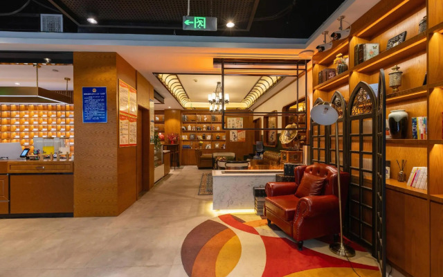 James Joyce Coffetel (Zhangjiakou Station City Government Branch)