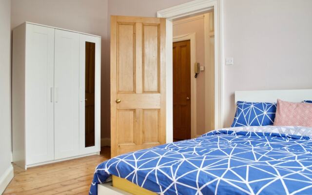 Bright And Spacious 1 Bedroom Flat