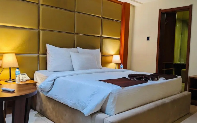 T E L E By Summerset Continental Hotel