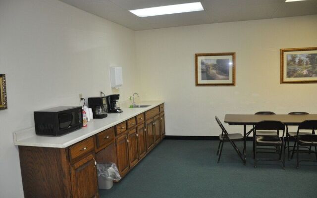 OYO Malden Airport Inn