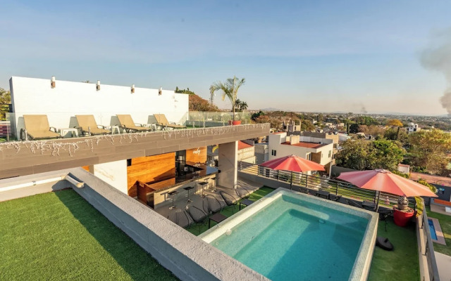 Loft with Pools and Rooftop Sky Bar