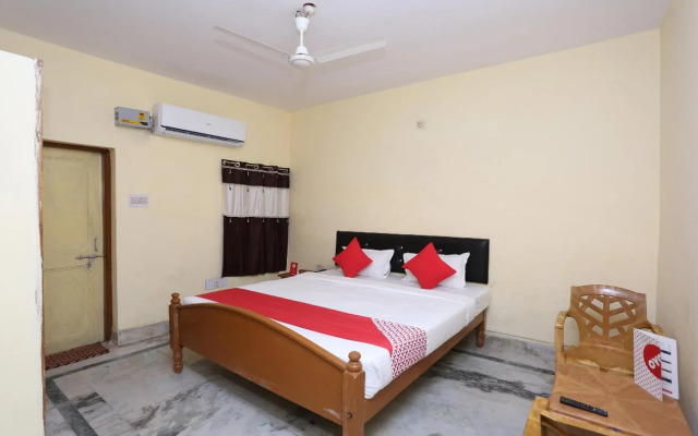 OYO 19323 Shiv Sai Guest House