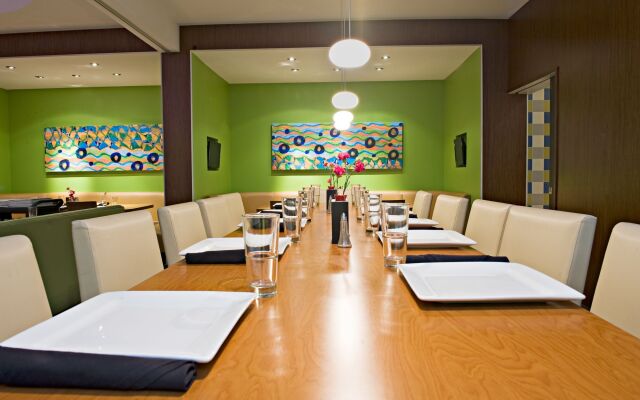 Holiday Inn DFW South by IHG