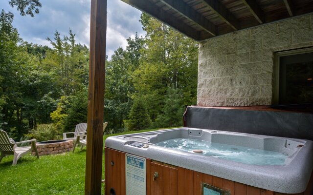 Lucky Bear Lodge 5 Bedroom House