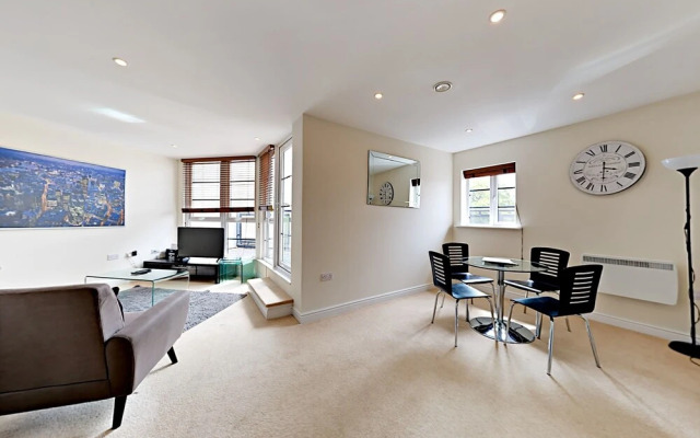 Flexi-Lets@Wallis Square, Farnborough