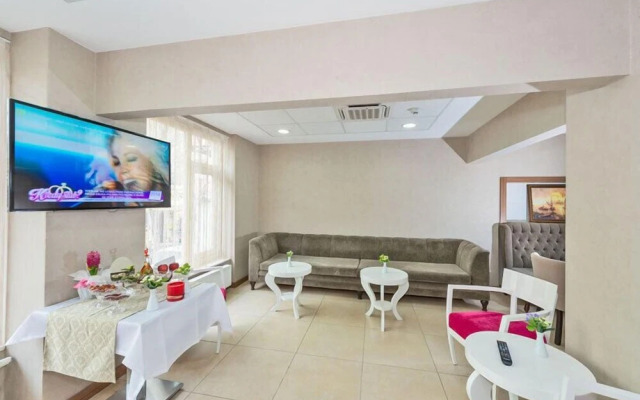 La Garden Hotel