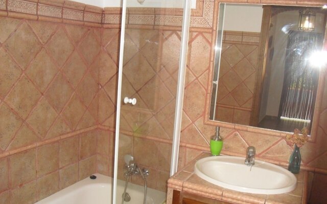 Cadiz 101737 3 Bedroom Holiday home By Mo Rentals