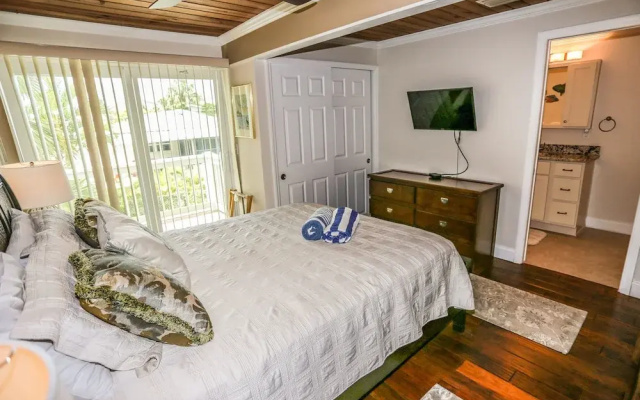 141 Coconut Dr. - M