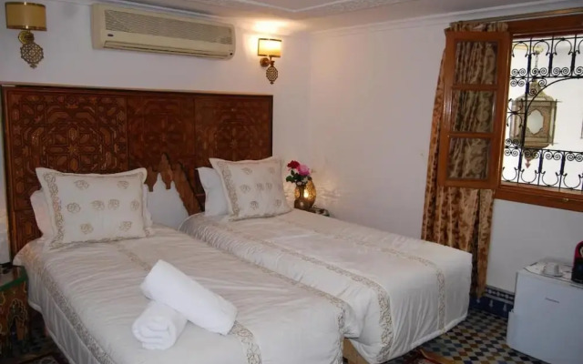Room in B&B - Riad Authentic Palace & Spa - Al Bartal