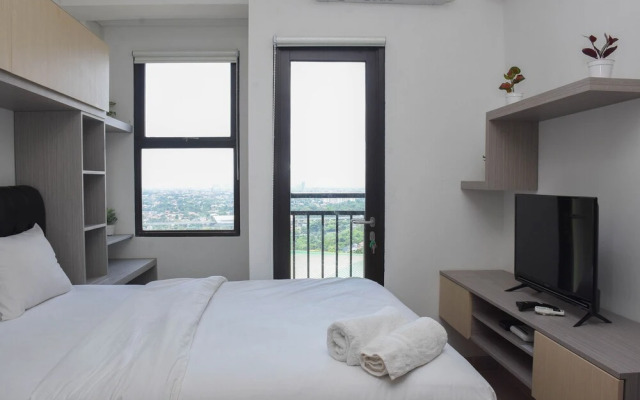 Cozy and Comfort Living Studio at Transpark Cibubur Apartment