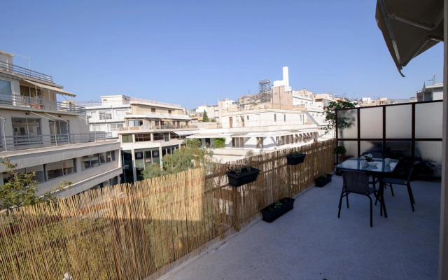Smart renovated studio downtown Athens