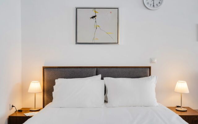 Sanders Home Suites - Charming Downtown Studio