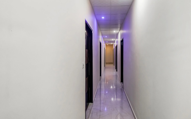 OYO Flagship 84467 Hotel Raddision Pink