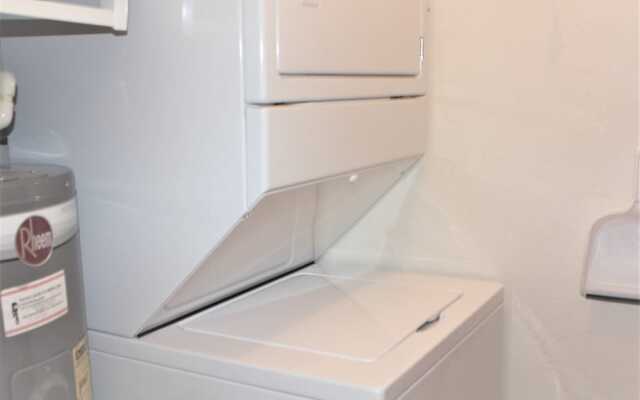 Jamaica Royale - 001 - 1 Br Condo