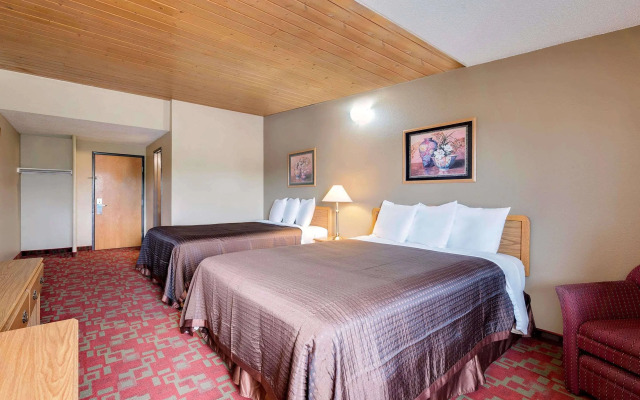 Travelodge by Wyndham Grand Forks