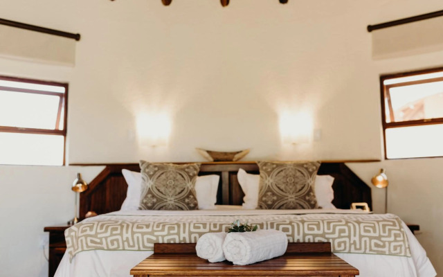 Mopane Bush Lodge