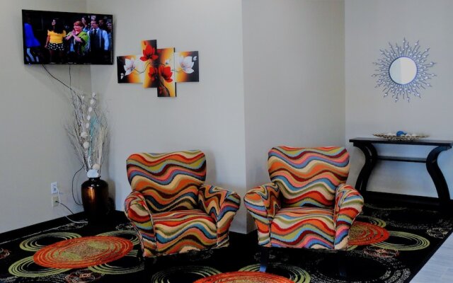 Oak Tree Inn & Suites