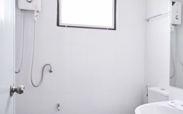 Siri Hotel And Residence Bearing