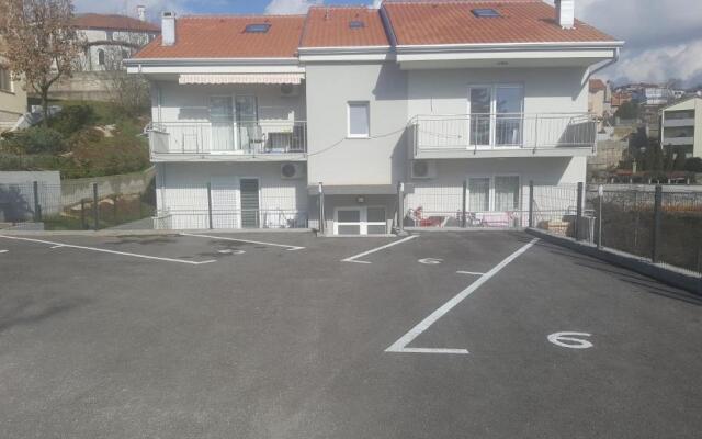 Studio Apartman Nina