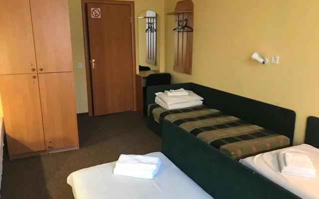 Hotel 18