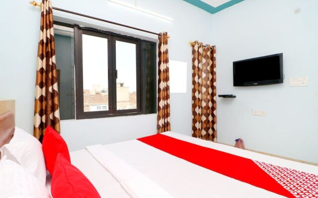 OYO 43966 Jaura Inn