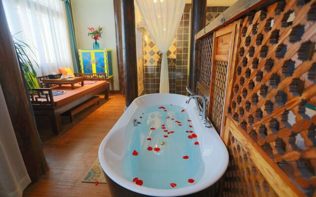 Hua Linglong Courtyard Inn