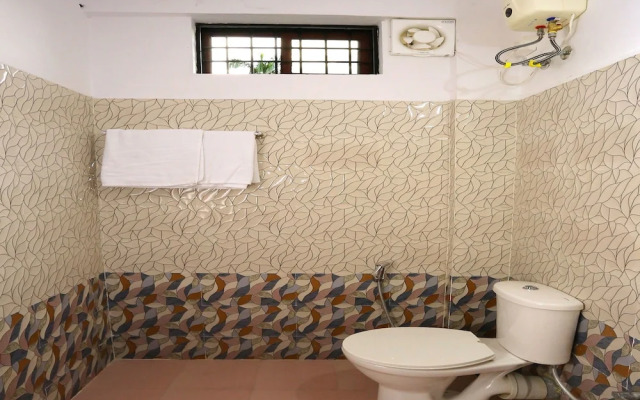 OYO 9620 Hotel Emza Residency