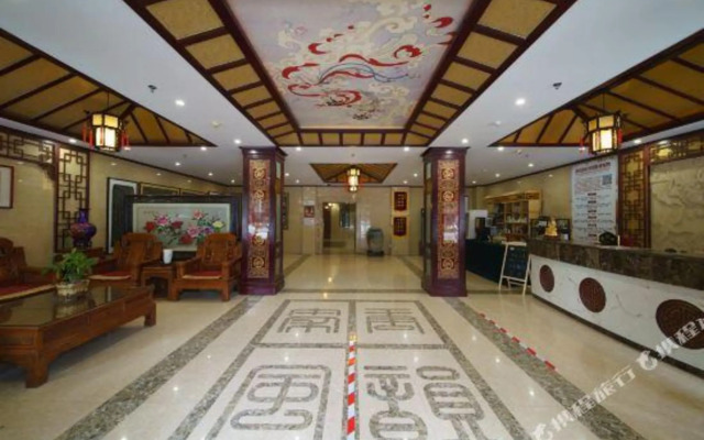 Qinfeng Tangyun Hotel (Xi'an Lintong Huaqingchi Terracotta Warriors Store)