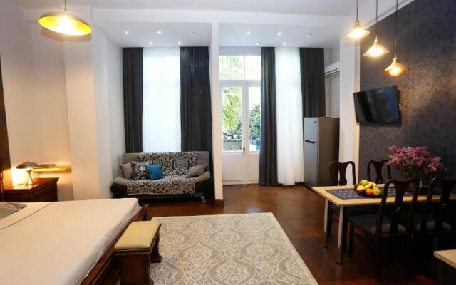 Apartments on Nikoladze 5