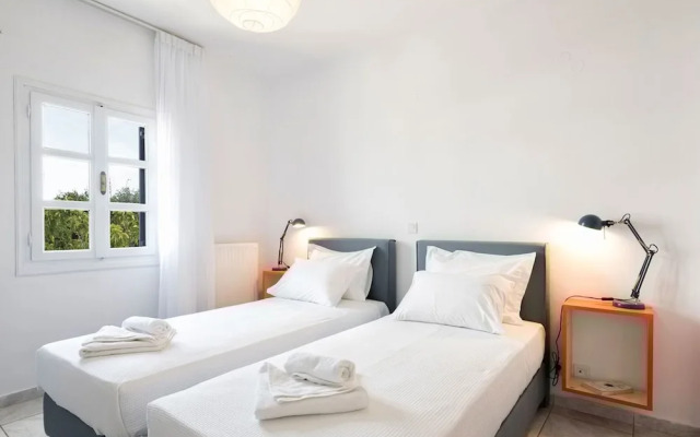 Menta II in Naousa With Free Parking Paros